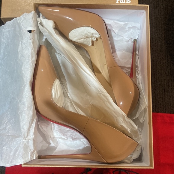 Christian Louboutin EU size: 10 fits US size: 8 - Picture 7 of 10